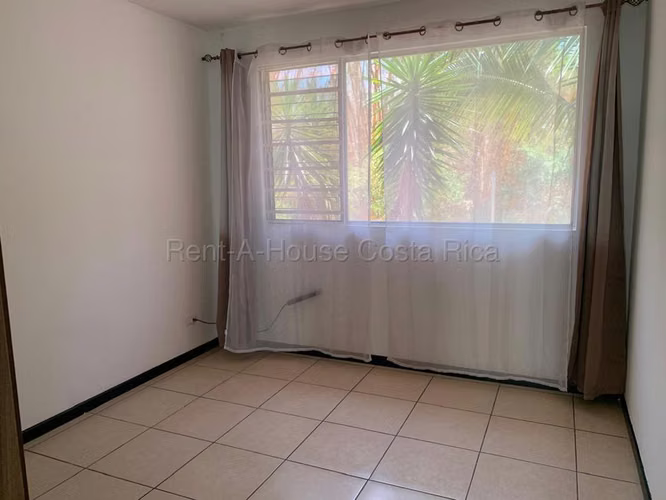 Venta de Casa en  Condominio Málaga-Alajuela.
