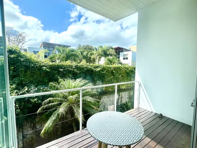 LOFT DE DOS PLANTAS 120M2 MODERNO CON TERRAZA CENTRO DE SANTA ANA