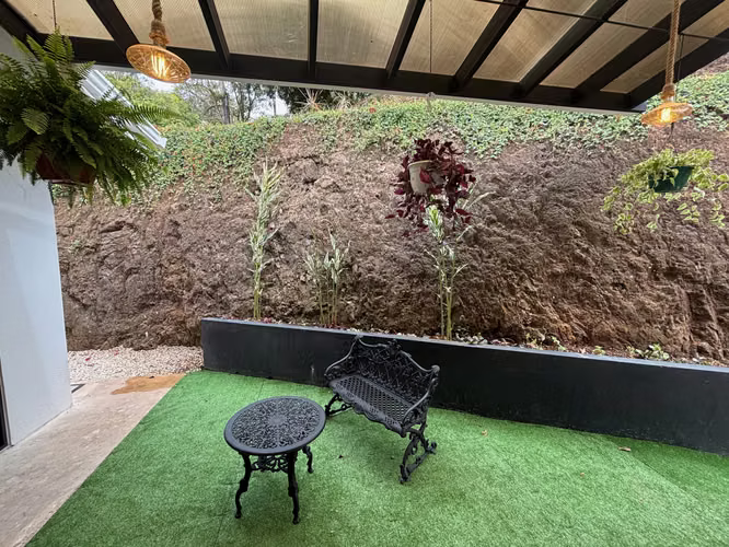 Casa en precio accesible en residencial Cerro Luna de Atenas - Imagen 7