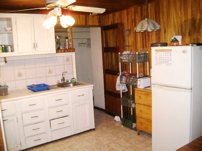 Venta de casa en Desamparados, excelente inversión