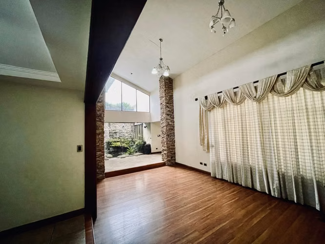 Casa 5 Habitaciones en Condominio, Sabanilla, Montes de Oca, San José