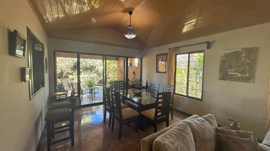 Casa en area muy privada y natural en Turrucares, Alajuela