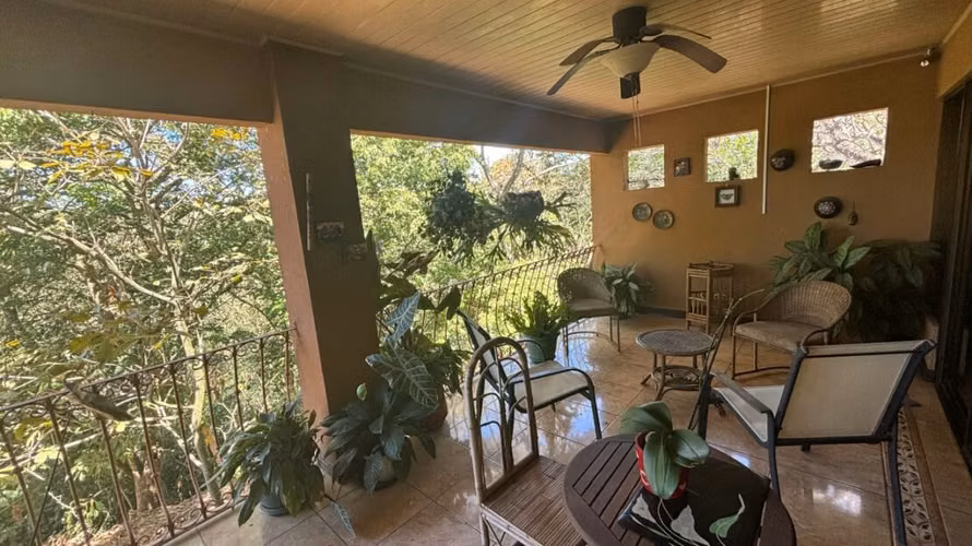 Casa en area muy privada y natural en Turrucares, Alajuela