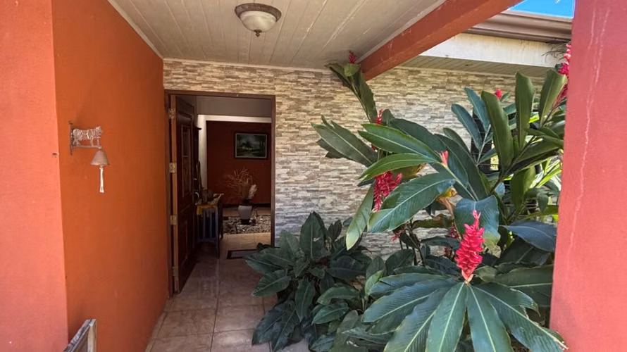 Casa en area muy privada y natural en Turrucares, Alajuela