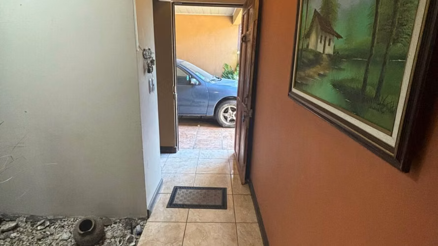 Casa en area muy privada y natural en Turrucares, Alajuela