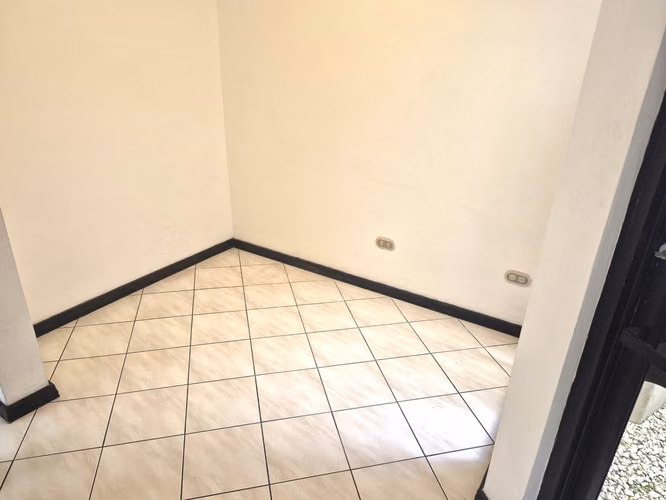 VENTA CASA $ 295.000 ESCAZU