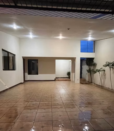 Casa en venta, independiente en Rohrmoser, San Jose. 3 habitaciones