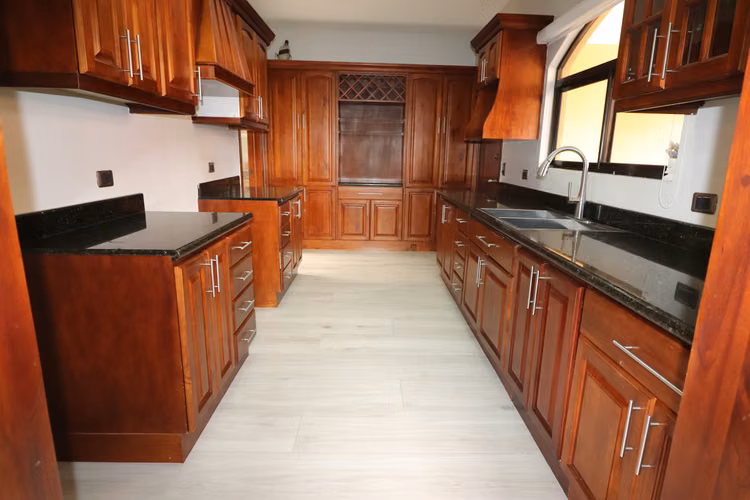 SE VENDE CASA en San Joaquín de Flores Condominio Montecristo SPM - Imagen 8
