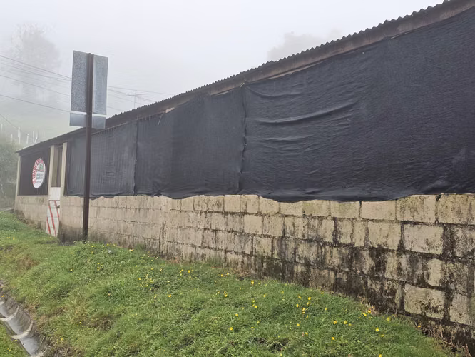 House with Residential & Commercial Potential in El Guarco