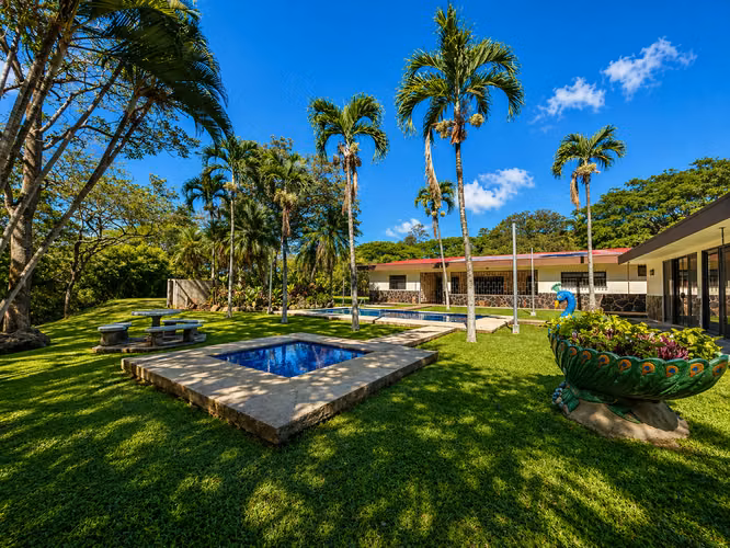 Quinta en Alquiler en Ciruelas de Alajuela | 2.5 Hectáreas de Privacidad, Naturaleza y Exclusividad - Imagen 1