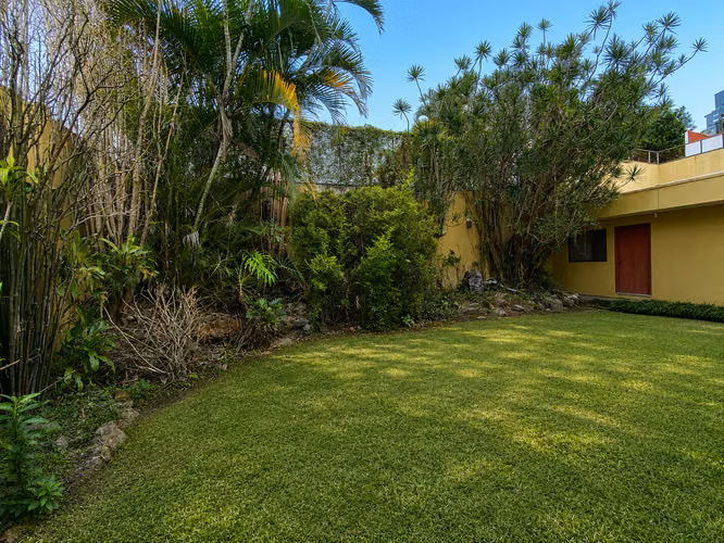 VENTA DE CASA INDEPENDIENTE EN ROHRMOSER