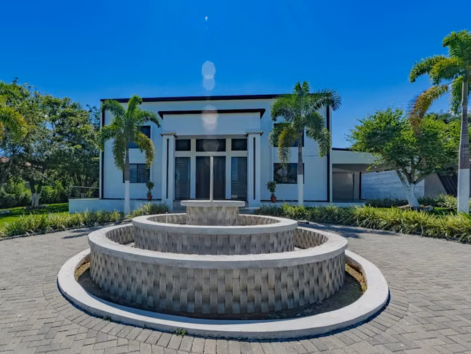 VENTA DE CASA EN RESIDENCIAL DE FINCAS VILLAS DEL ARROYO EN LA GUACIMA - Imagen 1