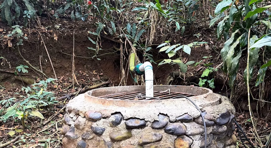 Oasis Ecológico Listo para Invertir: Finca de 4.5 Acres con Dos Casas en San Ramón