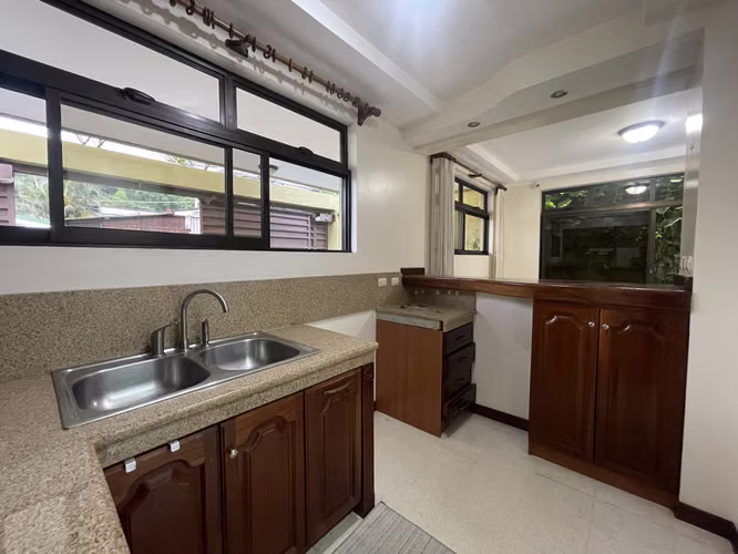 Alquiler de Casa Independiente | Cerca del Fresh Market | Ciudad Colón - Imagen 3
