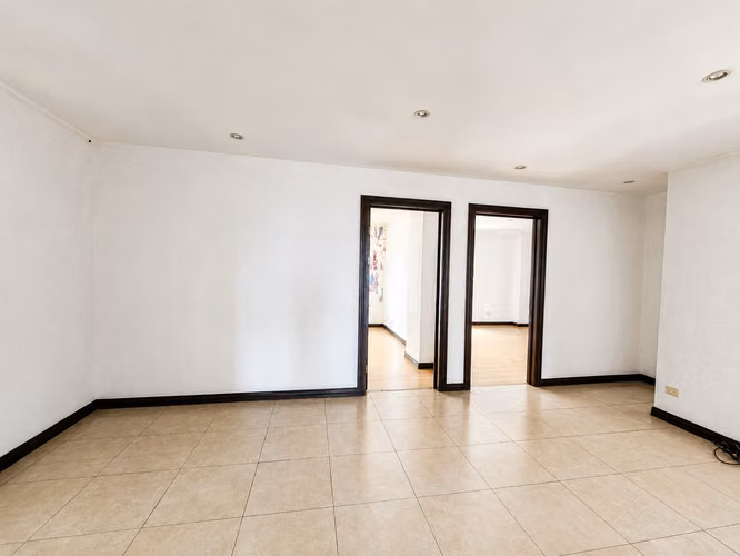  REMATE BANCARIO | Apartamento de 224 m² con Vista al Valle | Amenidades de Lujo - $395.000