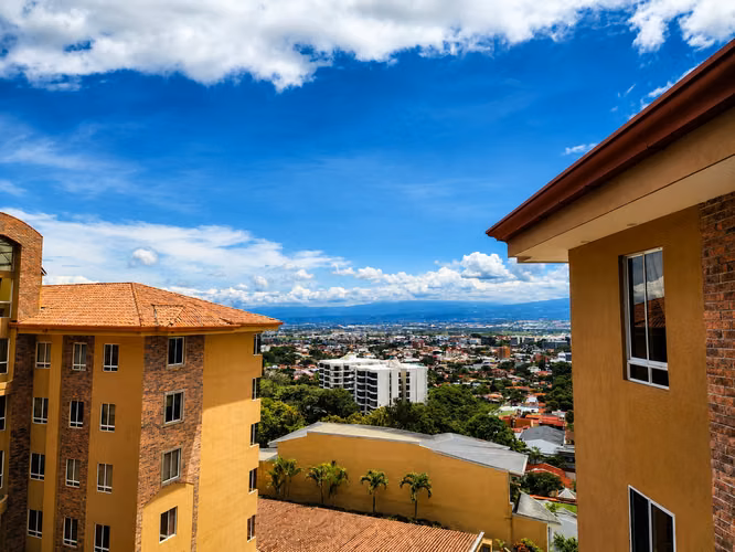  REMATE BANCARIO | Apartamento de 224 m² con Vista al Valle | Amenidades de Lujo - $395.000