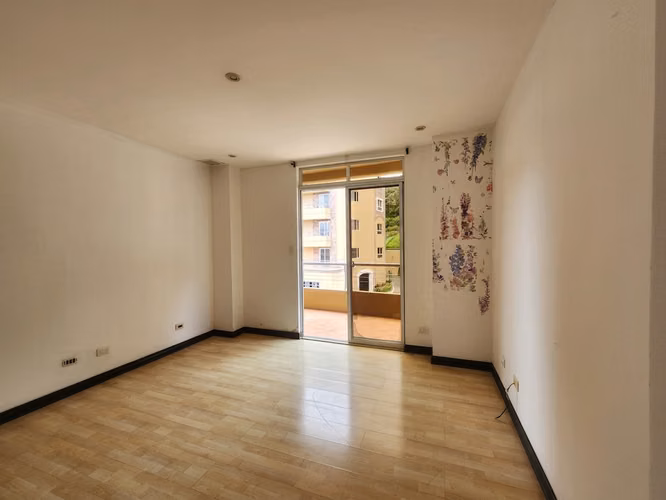  REMATE BANCARIO | Apartamento de 224 m² con Vista al Valle | Amenidades de Lujo - $395.000
