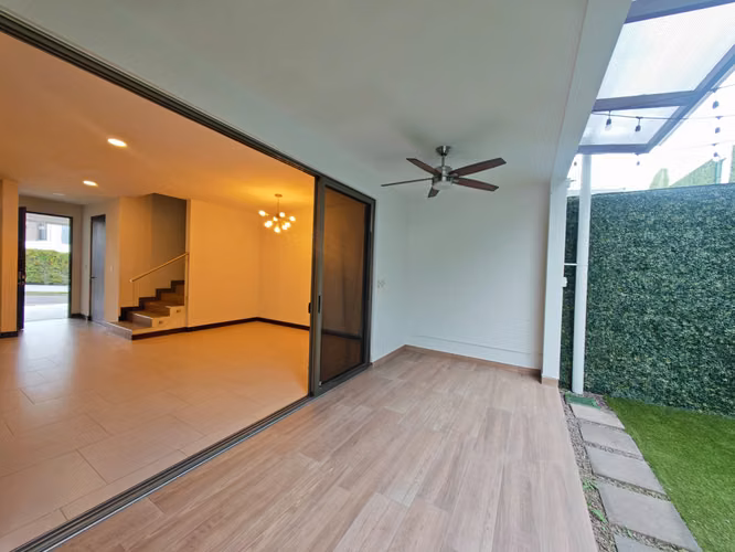 VENTA DE CASA EN CONDOMINIO TERRALTA, ESCAZÚ - Imagen 6