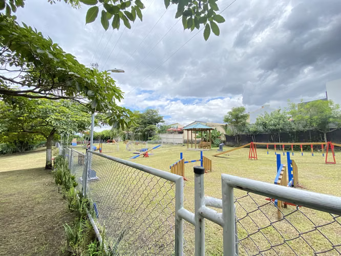 Alquiler de Apartamento en Guachipelin de Escazú dentro de Residencial 4200000