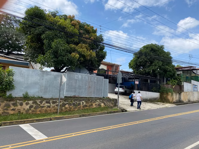 Venta de lote comercial en Belén, 864 m²