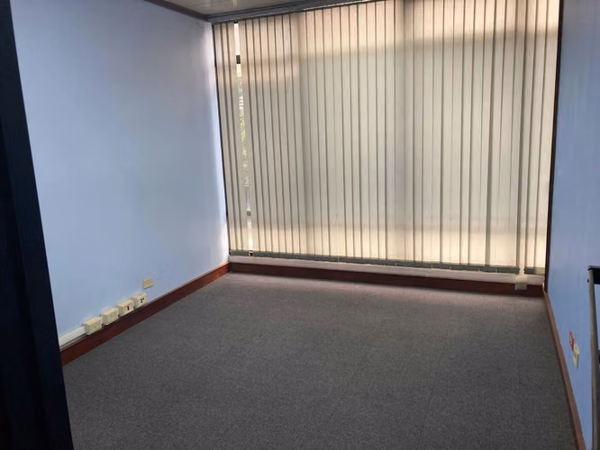 Venta  o alquiler Edificio 3 niveles  de 1.930 m² | Tournón