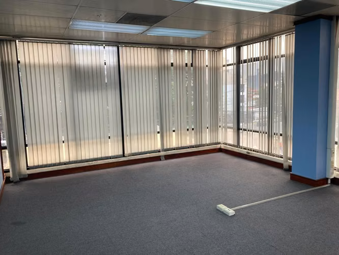 Venta  o alquiler Edificio 3 niveles  de 1.930 m² | Tournón