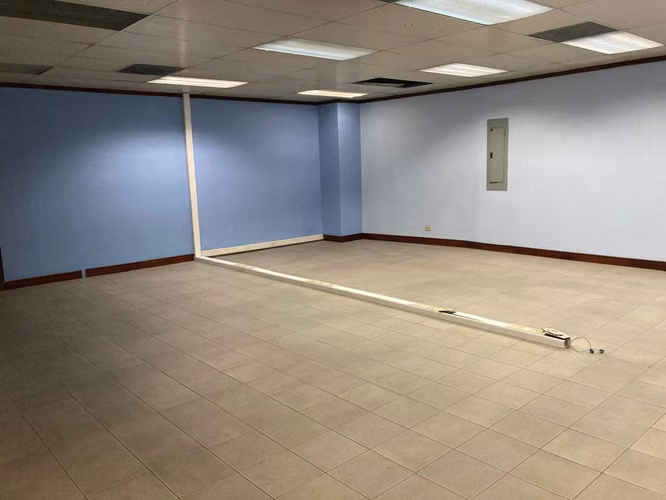 Venta  o alquiler Edificio 3 niveles  de 1.930 m² | Tournón
