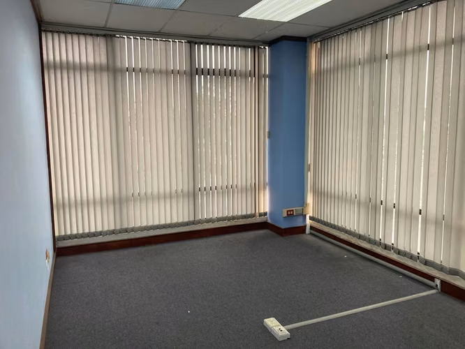 Venta  o alquiler Edificio 3 niveles  de 1.930 m² | Tournón