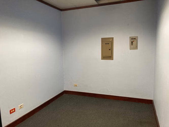 Venta  o alquiler Edificio 3 niveles  de 1.930 m² | Tournón
