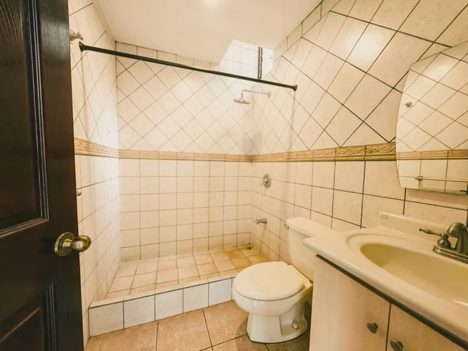 Casa en Venta en Guachipelín, Escazú. - Imagen 13