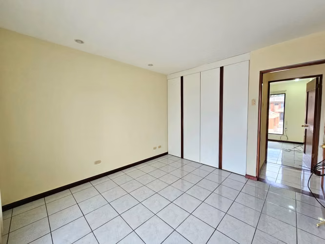 Escazú, Bello Horizonte | Casa en Condominio en Alquiler