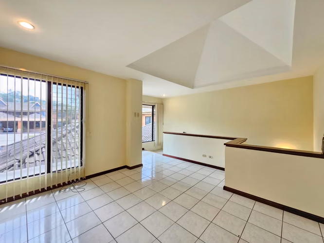 Escazú, Bello Horizonte | Casa en Condominio en Alquiler