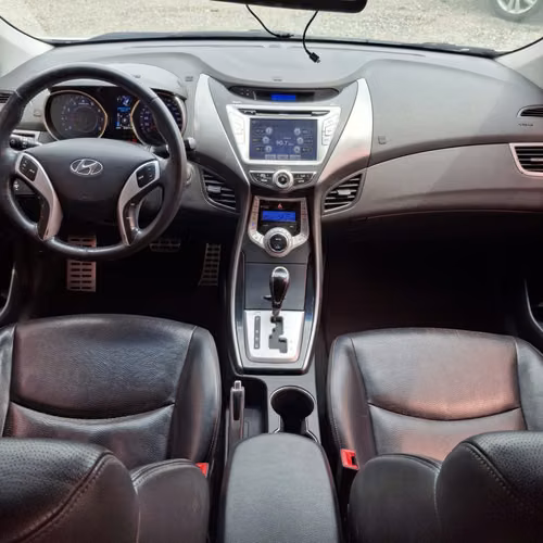 A CREDITO HYUNDAI AVANTE	2011