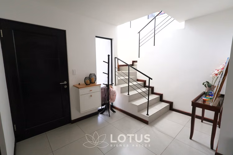 Casa Moderna en Condominio Terralta, Tres Ríos, Cód. AJ042