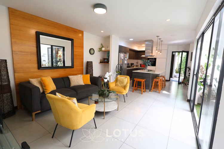 Casa Moderna en Condominio Terralta, Tres Ríos, Cód. AJ042