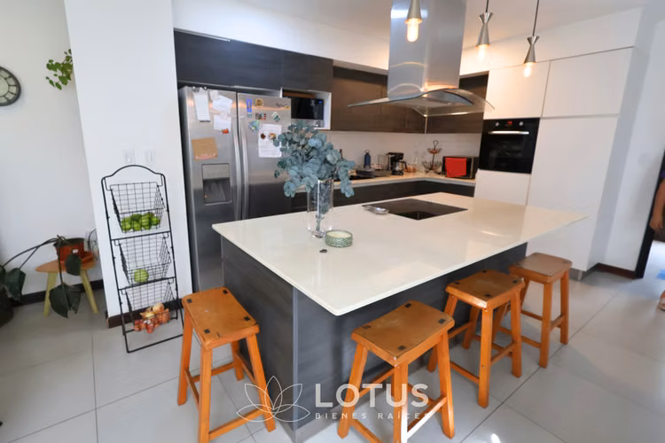 Casa Moderna en Condominio Terralta, Tres Ríos, Cód. AJ042