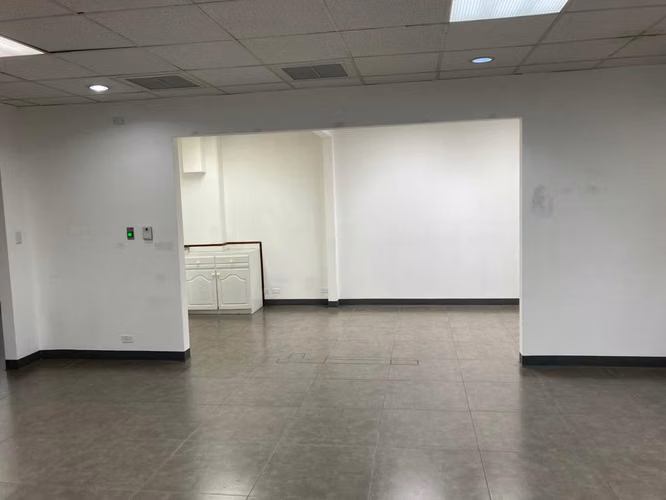 Oficina  Torre Mercedes – Paseo Colón  161m2