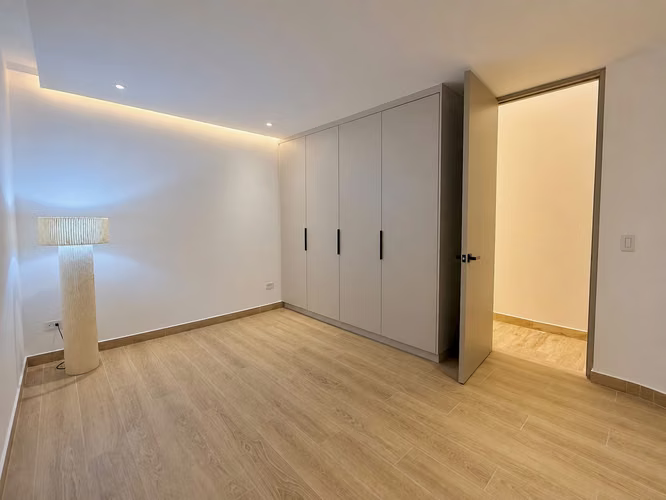 VENTA DE CASA EN BOSQUES DE LINDORA*