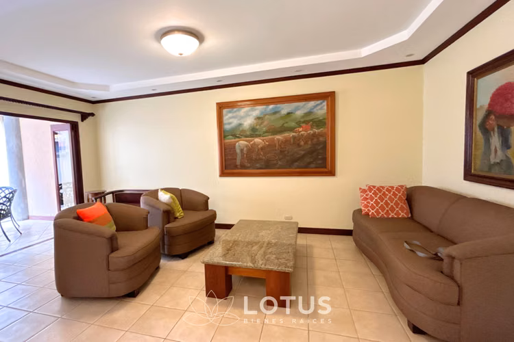 Casa en Venta en Condominio La Abadía, Guayabos, Cód. AJ068