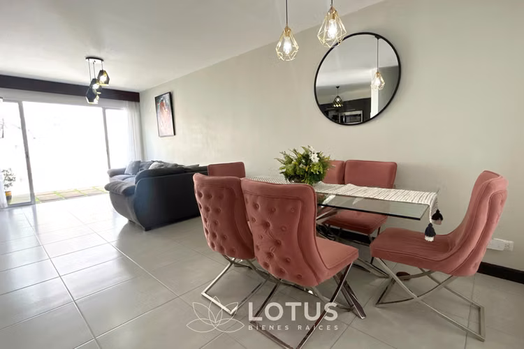 Casa en Condominio Vivre, Lomas de Ayarco, Cód. AJ001