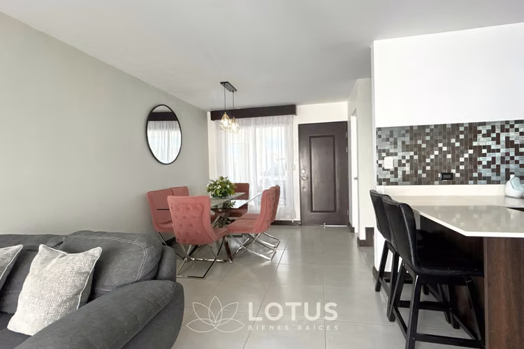 Casa en Condominio Vivre, Lomas de Ayarco, Cód. AJ001