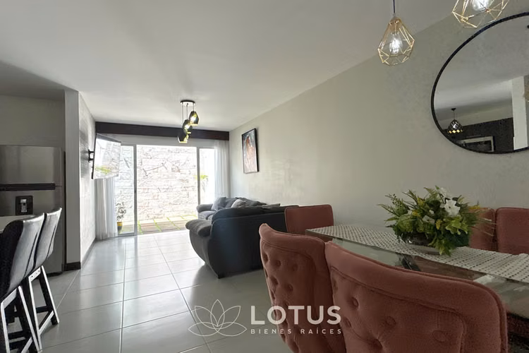 Casa en Condominio Vivre, Lomas de Ayarco, Cód. AJ001