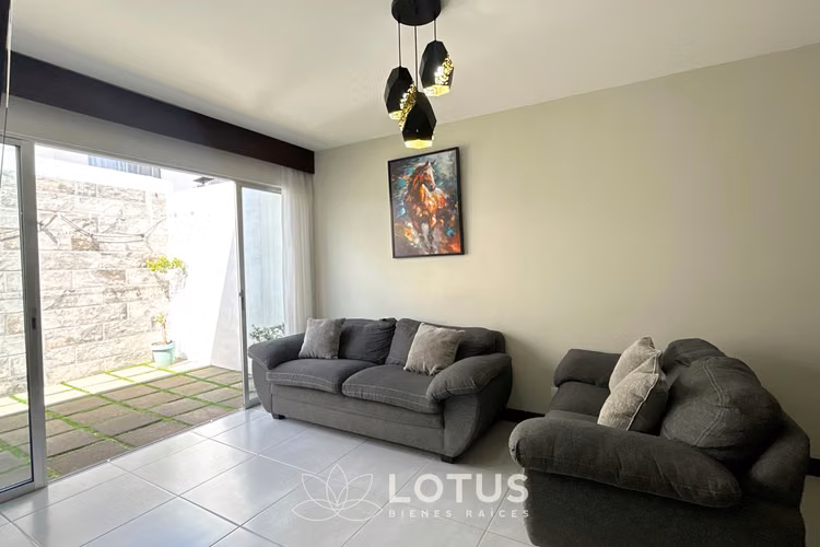 Casa en Condominio Vivre, Lomas de Ayarco, Cód. AJ001