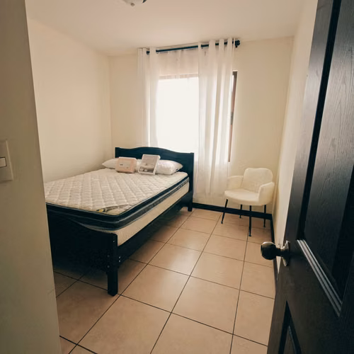  ¡Se alquila apartamento completamente amueblado! 