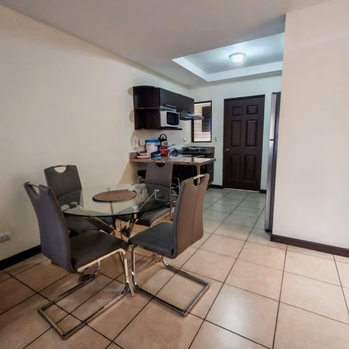  ¡Se alquila apartamento completamente amueblado! 