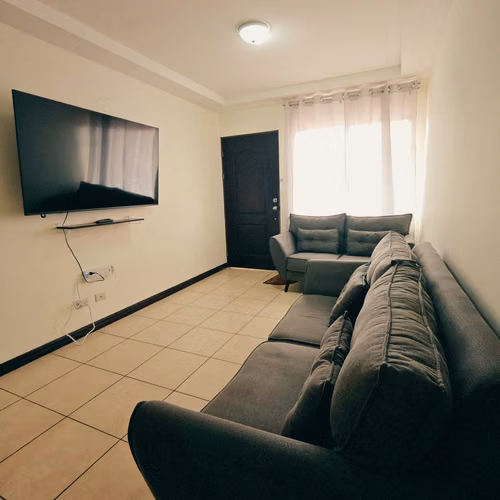  ¡Se alquila apartamento completamente amueblado! 