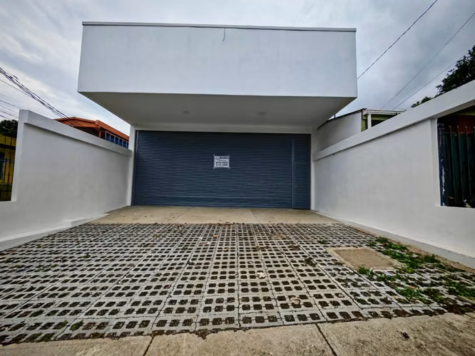 Commercial space for rent in Escazú.