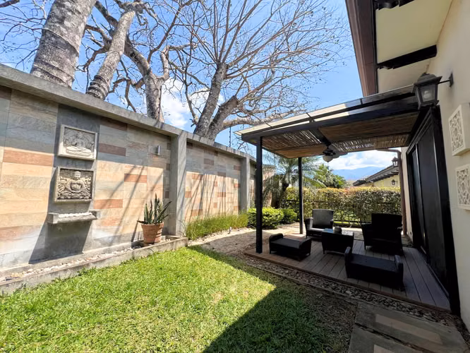 Casa de Una Planta en Lindora | 672 m² de Terreno | Cerca de Valle del Sol