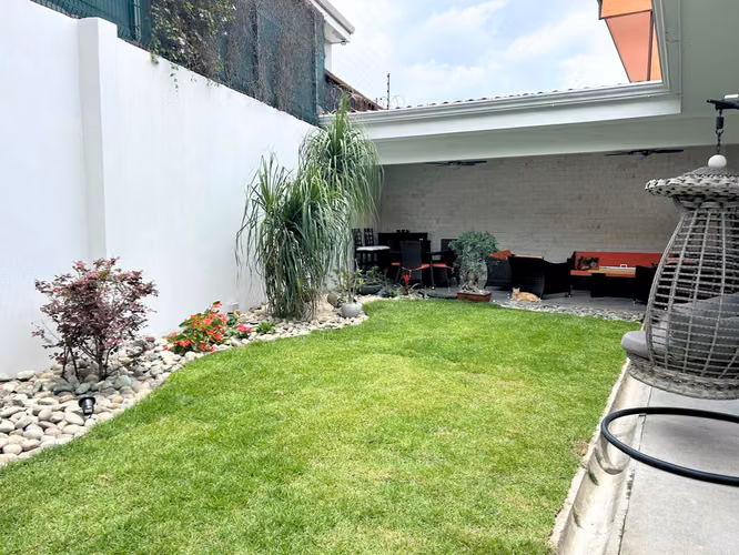 Casa de Una Planta cerca del Santa Ana Country Club | Jardín y Terraza Amplios - Imagen 16