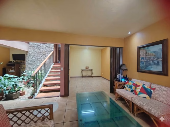 VENDO CASA EN IPIS DE GOICOECHEA, SAN JOSÉ.